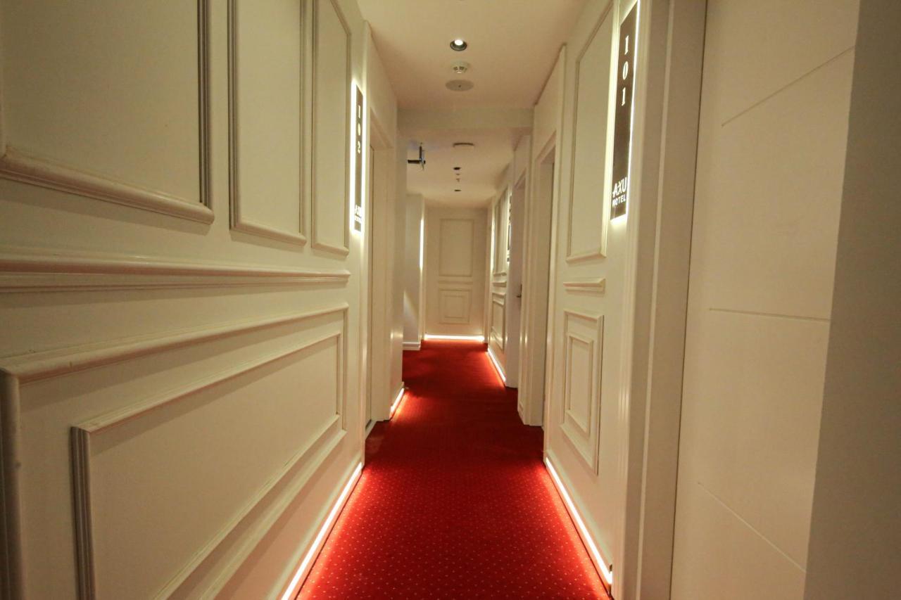 Axu Airport Hotel Arnavutkoy Eksteriør billede A corridor at the hotel