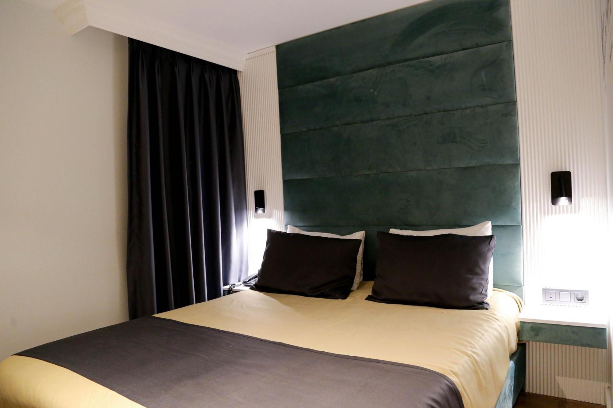 Axu Airport Hotel Arnavutkoy Eksteriør billede A room at the hotel