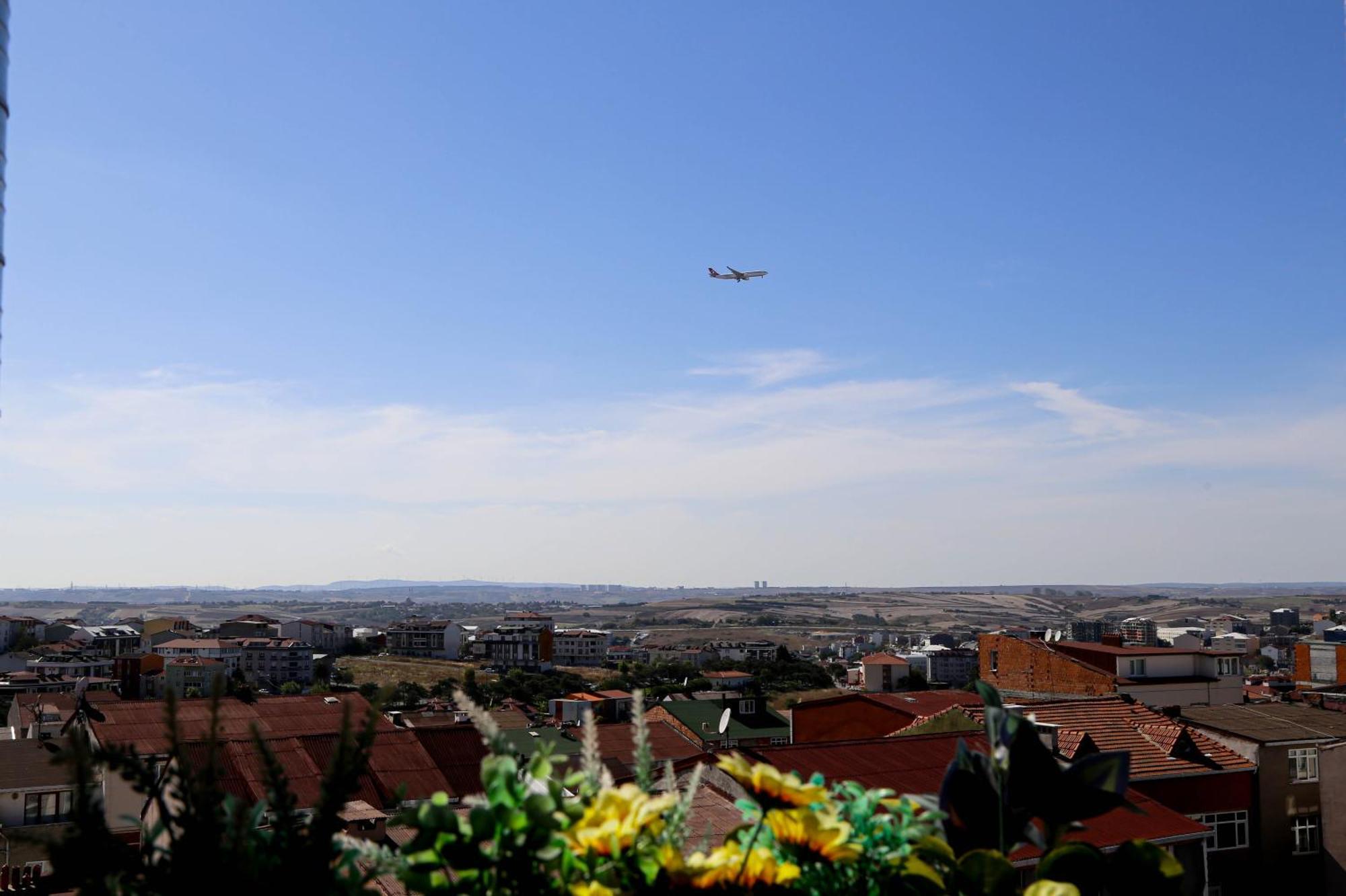 Axu Airport Hotel Arnavutkoy Eksteriør billede View of the city