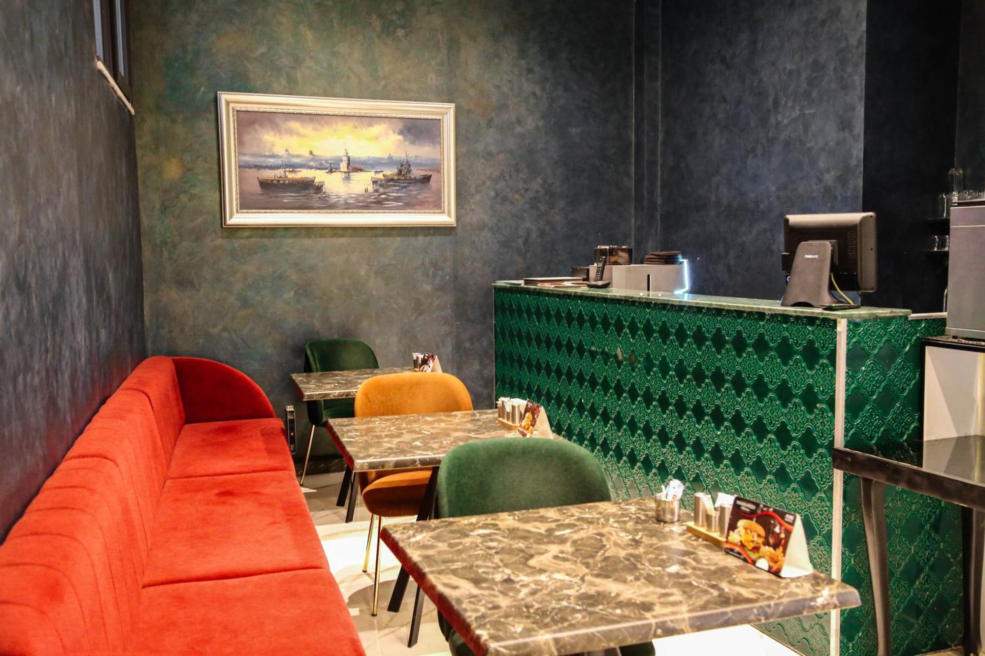 Axu Airport Hotel Arnavutkoy Eksteriør billede Interior of a restaurant in the city of Tehran
